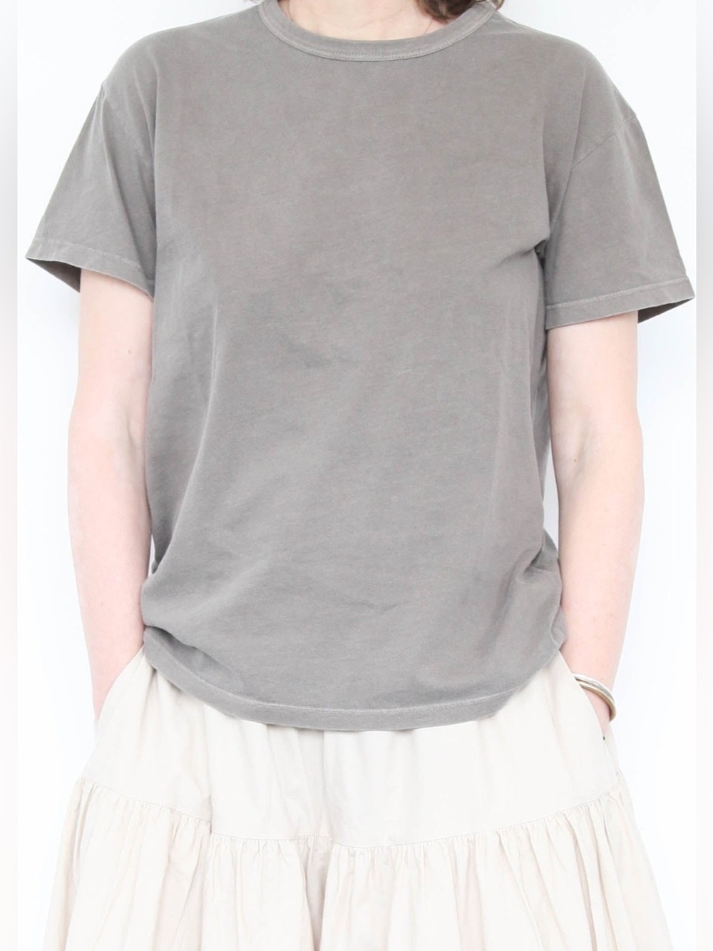 Black Crane Organic Cotton Short Sleeve Tee in Mud Grey, Women’s Medium